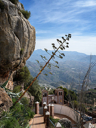 Comares