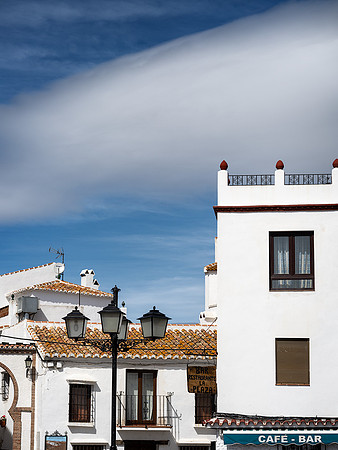 Comares