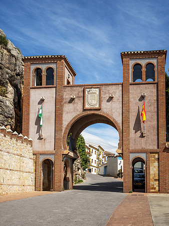 Comares