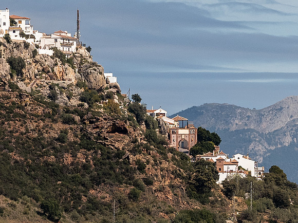 Comares